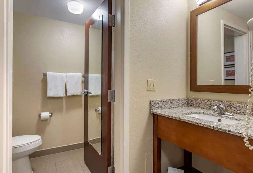 هتل Comfort Inn Warren