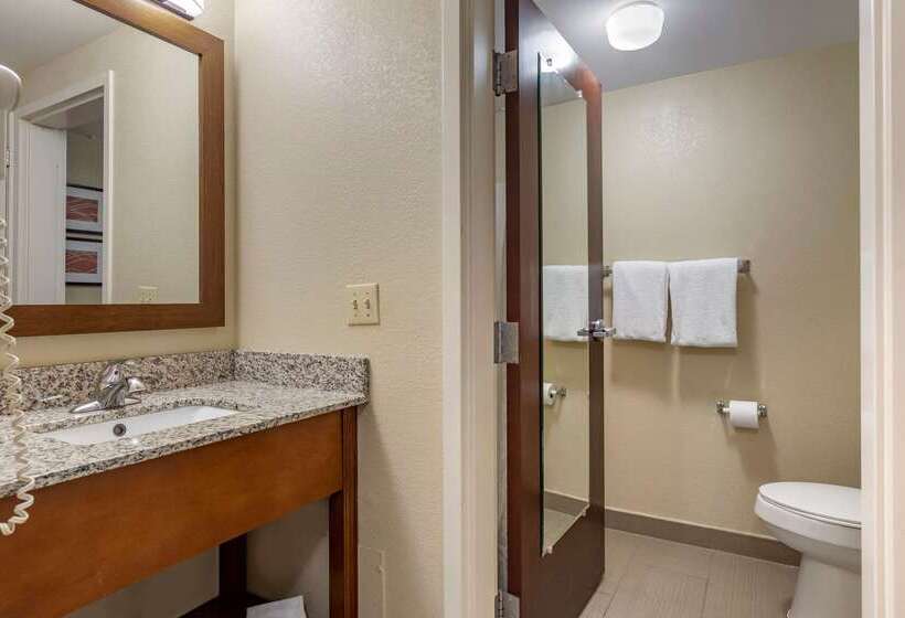 هتل Comfort Inn Warren