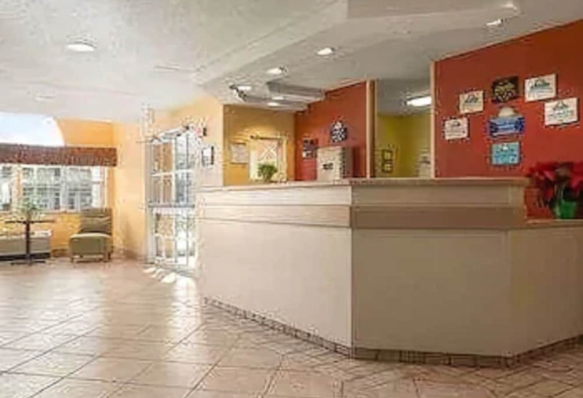 酒店 Days Inn & Suites By Wyndham Lafayette In