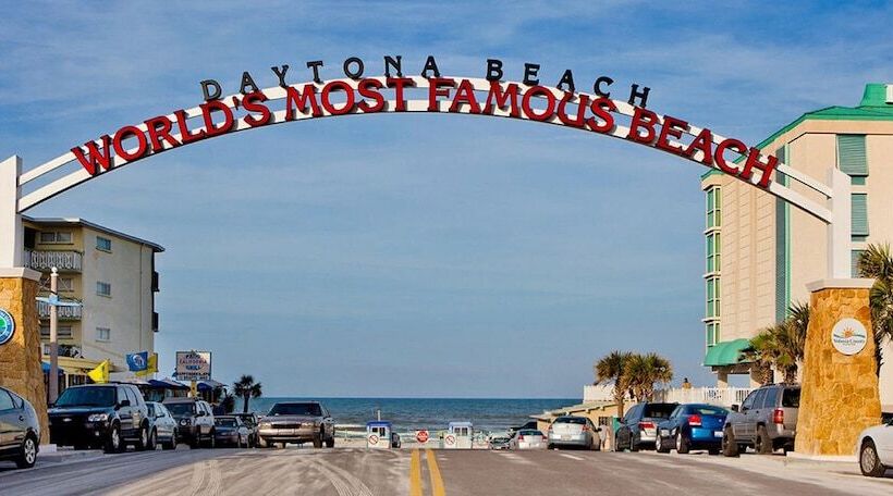 هتل Daytona Inn Studios