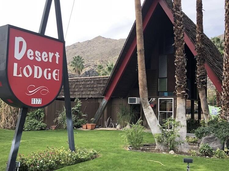 هتل Desert Lodge