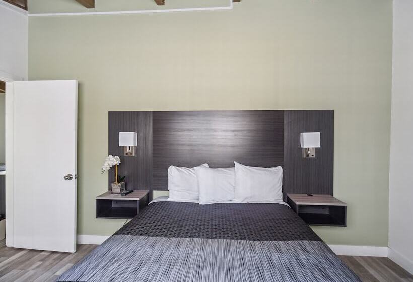 فندق Discovery Inn Monterey Bay