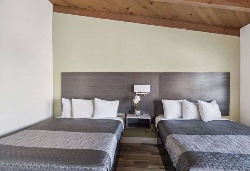 בית מלון כפרי Discovery Inn Monterey Bay