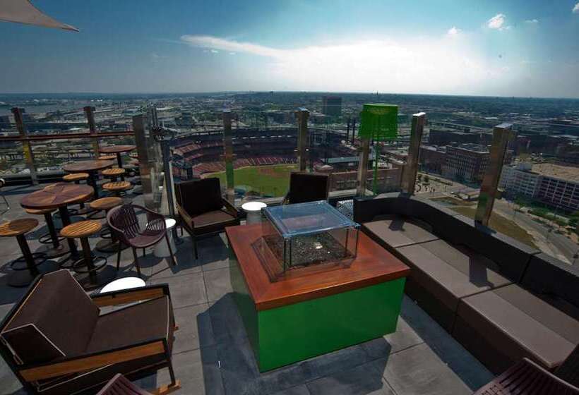 هتل Hilton St. Louis At The Ballpark