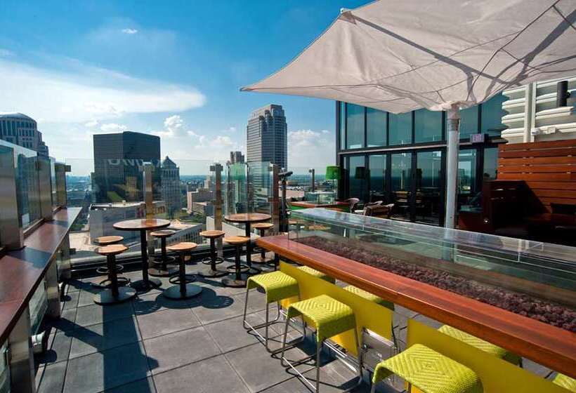 هتل Hilton St. Louis At The Ballpark
