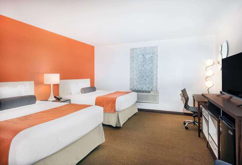 هتل Howard Johnson By Wyndham Quincy/ Boston