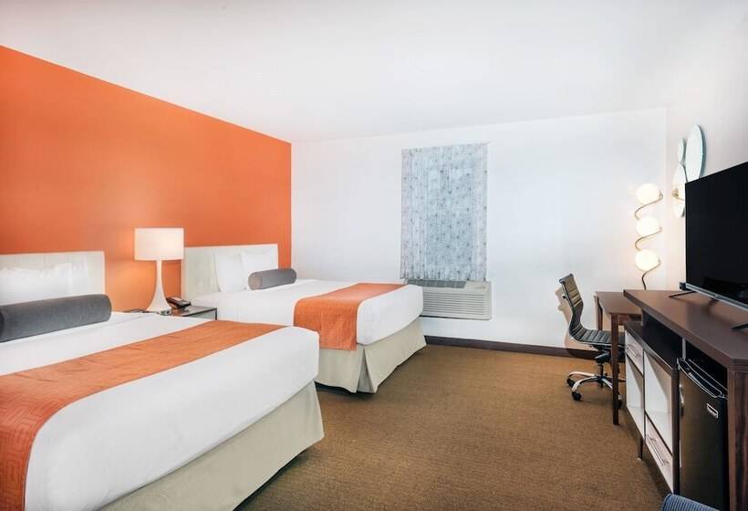 هتل Howard Johnson By Wyndham Quincy/ Boston