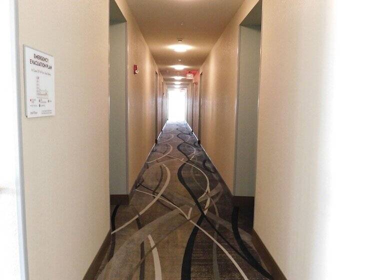 هتل Island Suites