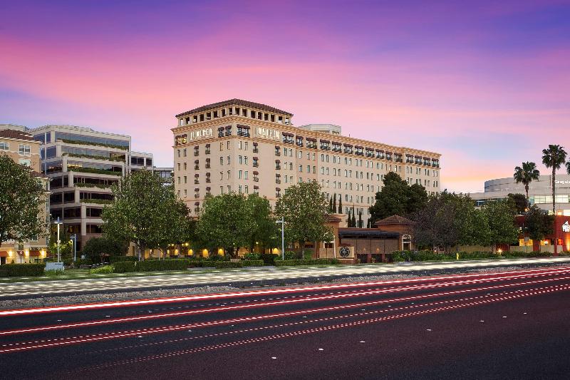 Juniper Hotel Cupertino, Curio Collection By Hilton