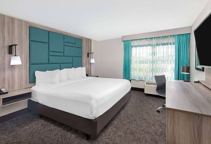 هتل La Quinta Inn By Wyndham Pigeon Forgedollywood