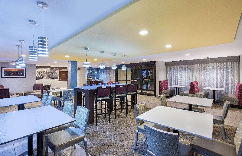 هتل La Quinta Inn By Wyndham Pigeon Forgedollywood
