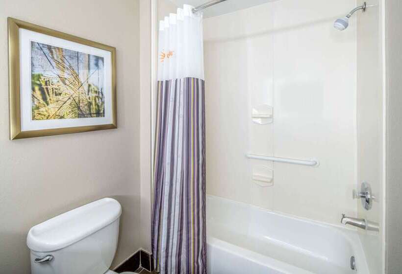 هتل La Quinta Inn & Suites By Wyndham Atlanta Stockbridge