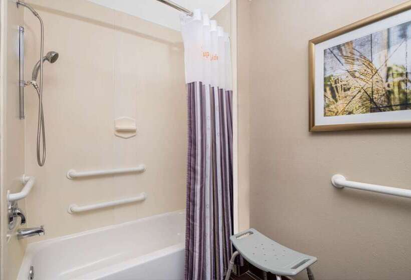 هتل La Quinta Inn & Suites By Wyndham Atlanta Stockbridge
