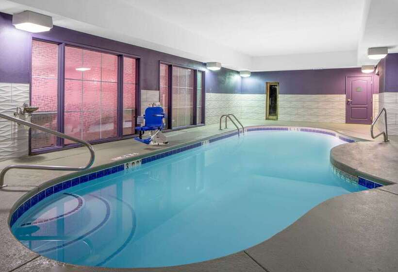 هتل La Quinta Inn & Suites By Wyndham Atlanta Stockbridge