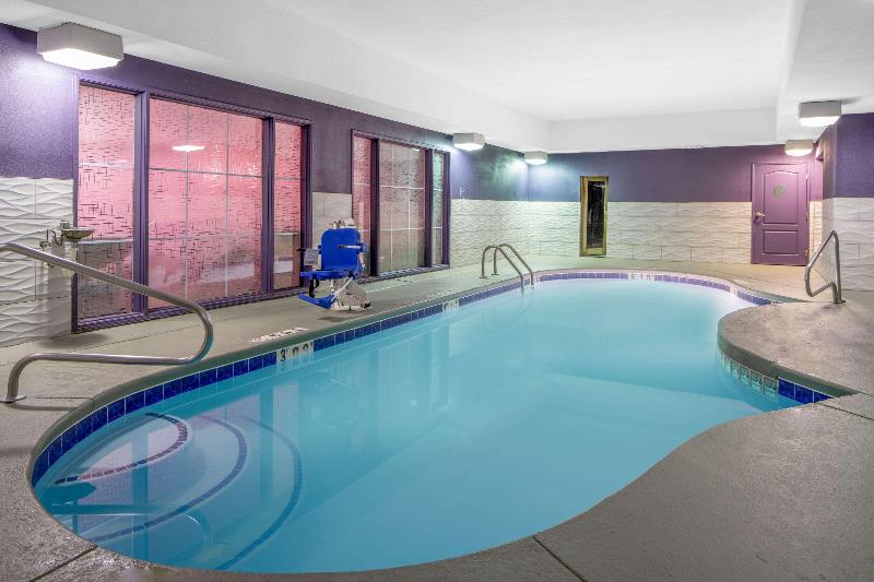 هتل La Quinta Inn & Suites By Wyndham Atlanta Stockbridge