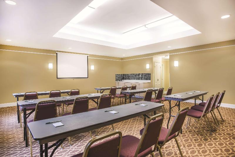 هتل La Quinta Inn & Suites By Wyndham Atlanta Stockbridge