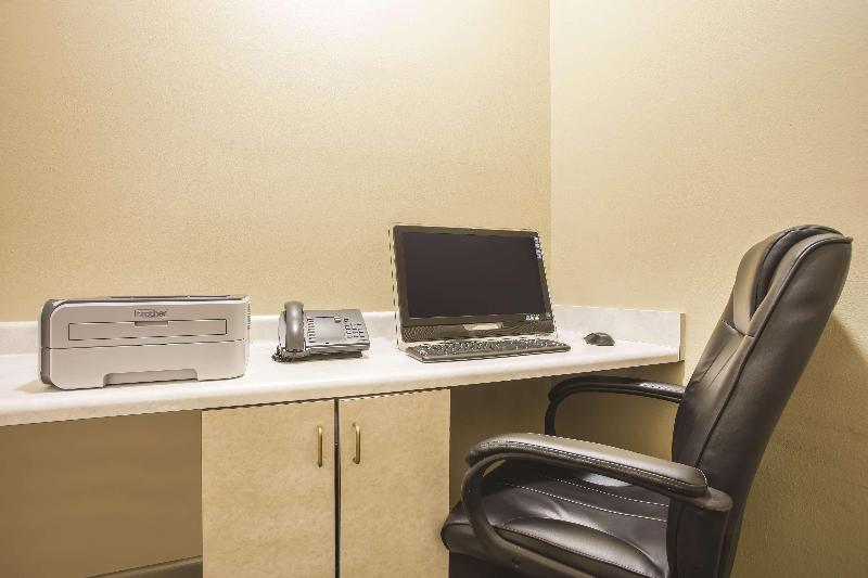 هتل La Quinta Inn & Suites By Wyndham Atlanta Stockbridge