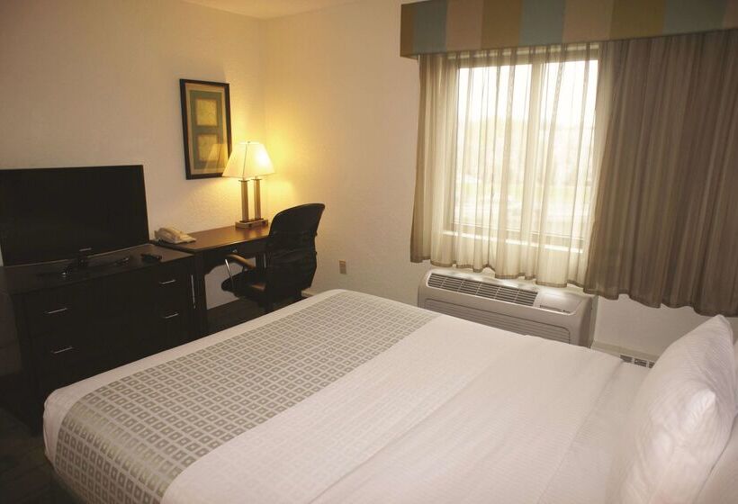 בית מלון כפרי La Quinta By Wyndham Boston Somerville