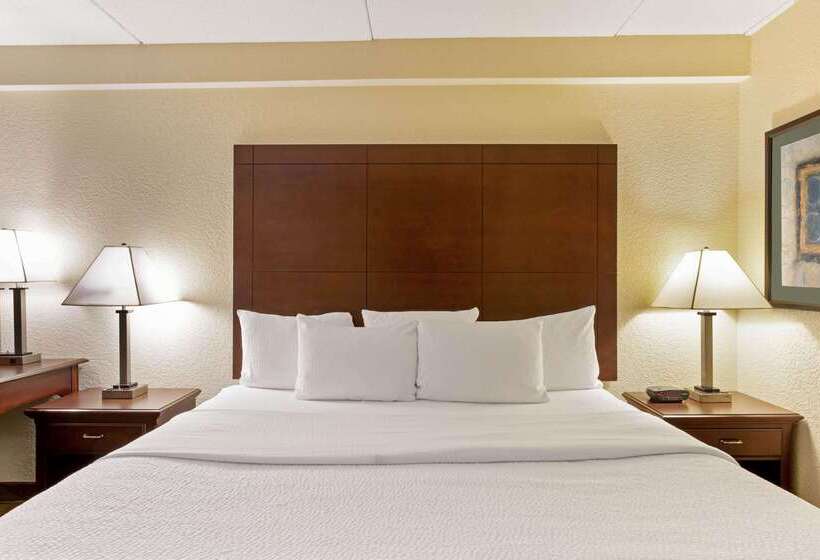 Hotel La Quinta Inn & Suites By Wyndham Boston Somerville