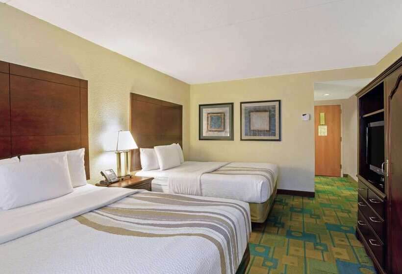 בית מלון כפרי La Quinta By Wyndham Boston Somerville