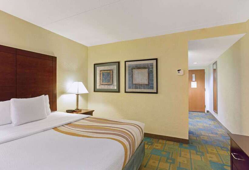 בית מלון כפרי La Quinta By Wyndham Boston Somerville