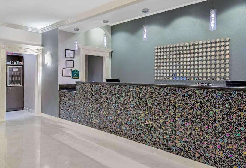 هتل La Quinta By Wyndham Brownsville North