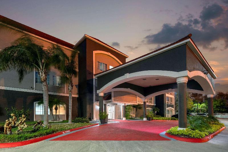 هتل La Quinta By Wyndham Brownsville North