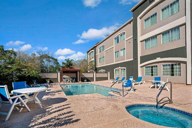 هتل La Quinta By Wyndham Brownsville North