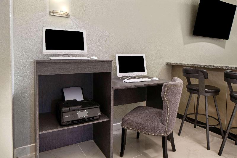 هتل La Quinta By Wyndham Brownsville North
