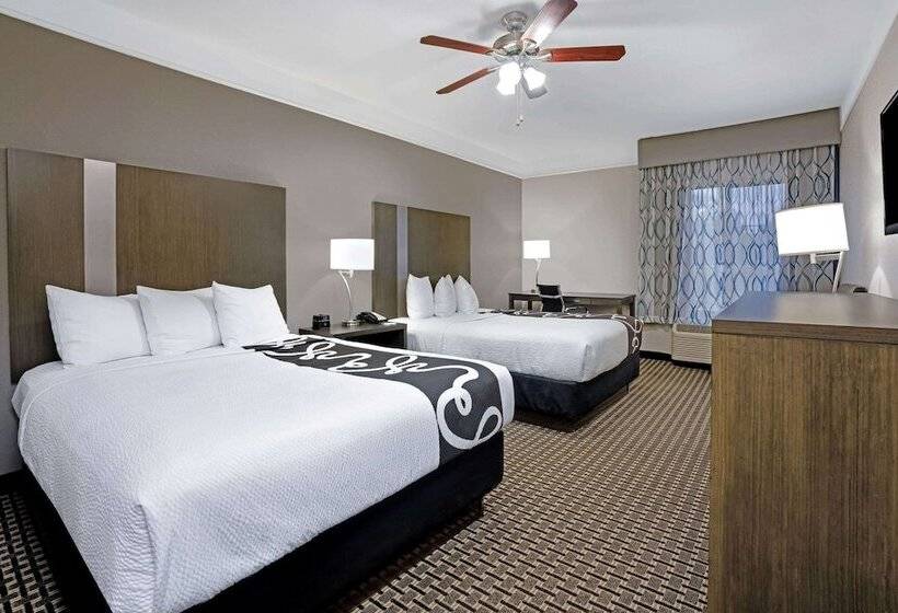 هتل La Quinta By Wyndham Conroe