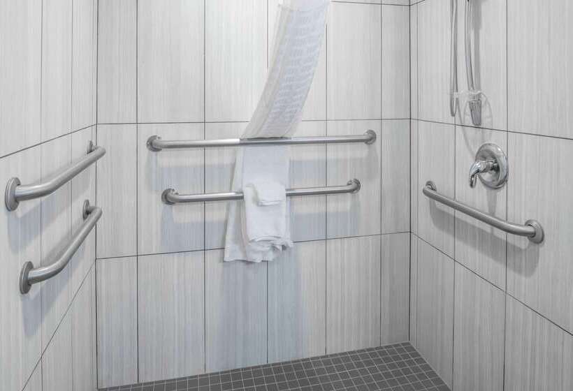 هتل La Quinta By Wyndham Moscow Pullman