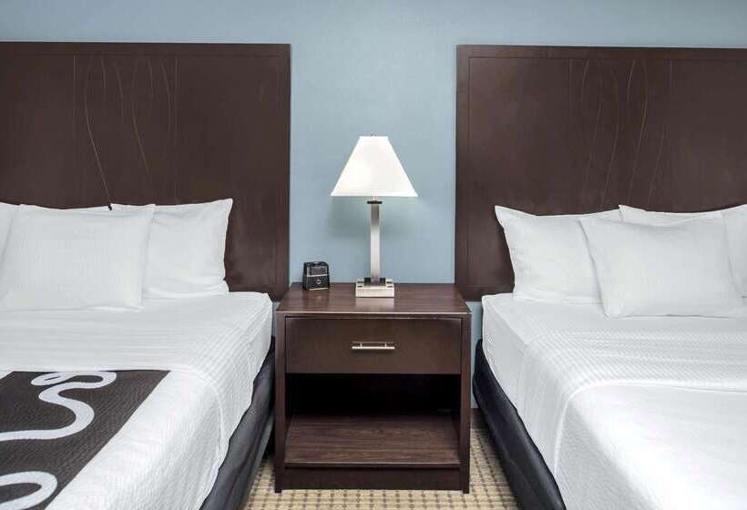 هتل La Quinta Inn & Suites By Wyndham Moscow Pullman