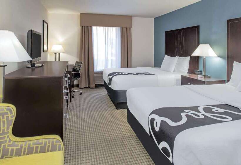 هتل La Quinta By Wyndham Moscow Pullman