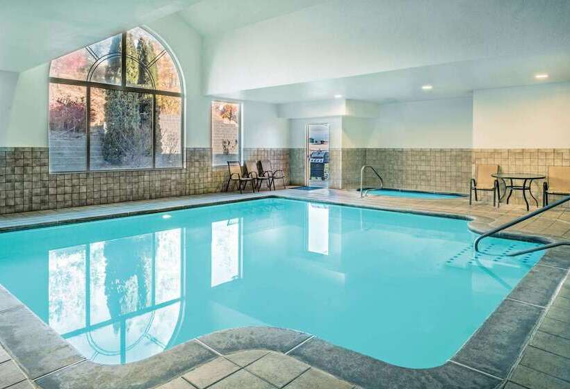 هتل La Quinta By Wyndham Moscow Pullman
