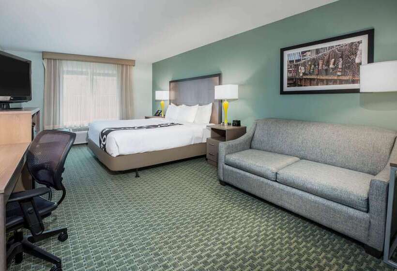 هتل La Quinta Inn & Suites By Wyndham Newport