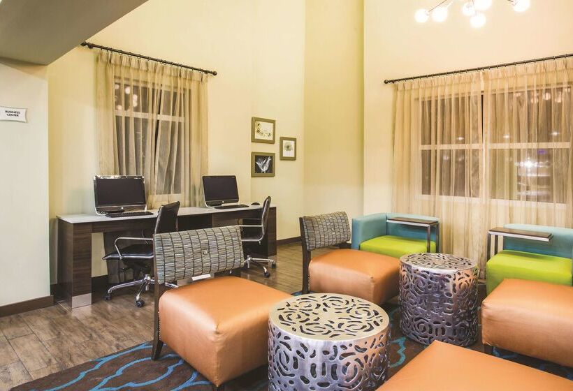 בית מלון כפרי La Quinta By Wyndham Oceanfront Daytona Beach