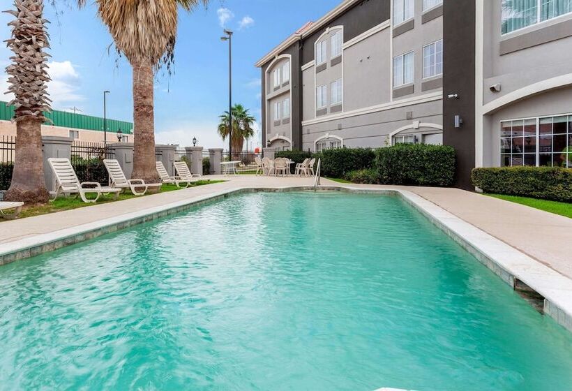 هتل La Quinta By Wyndham Seguin