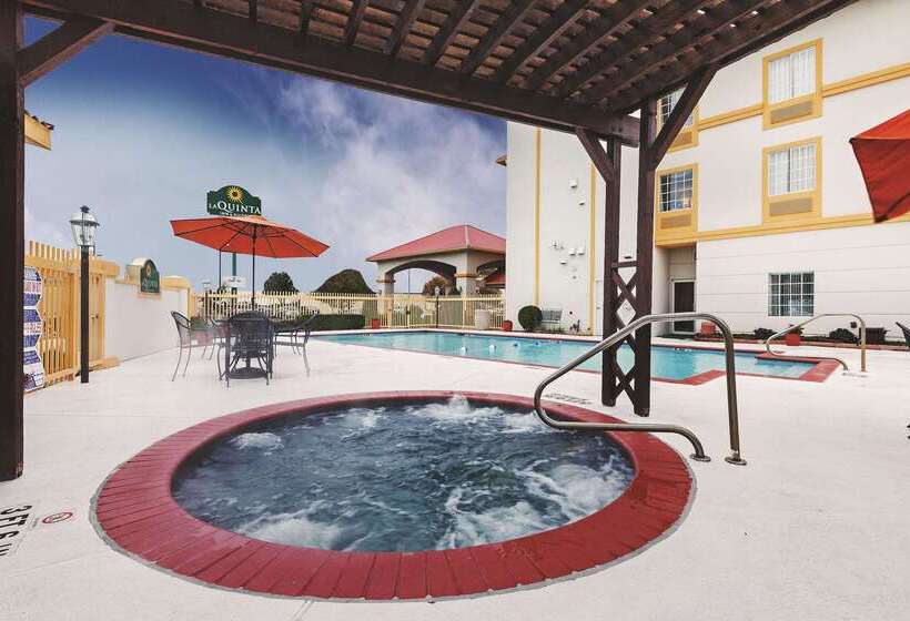 هتل La Quinta By Wyndham Weatherford