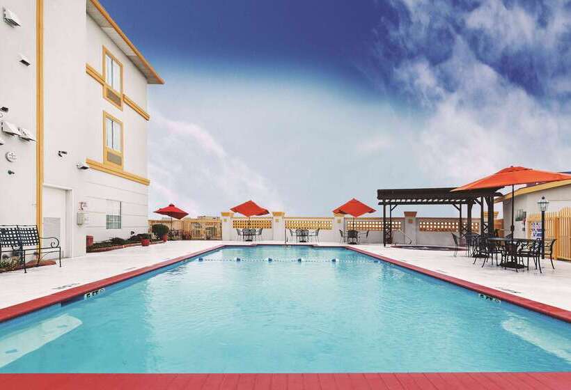 هتل La Quinta By Wyndham Weatherford