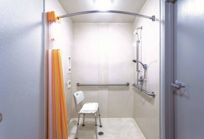 فندق La Quinta Inn & Suites By Wyndham Jackson Airport