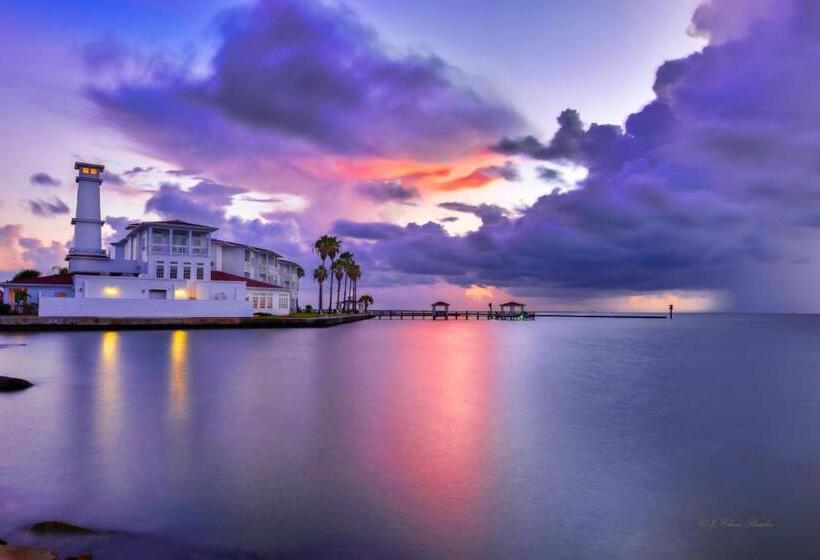 هتل Lighthouse Inn At Aransas Bay