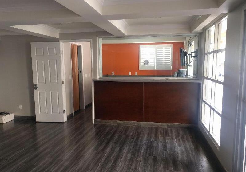 هتل Lyfe Inn & Suites By Aga  Lax Airport