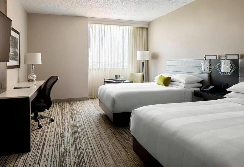 Отель Marriott Cincinnati North