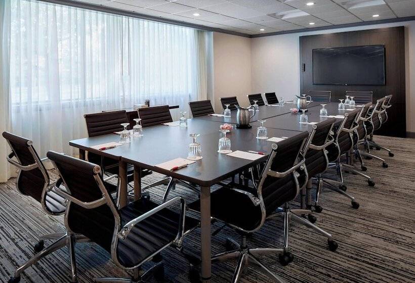 هتل Marriott Columbus Northwest