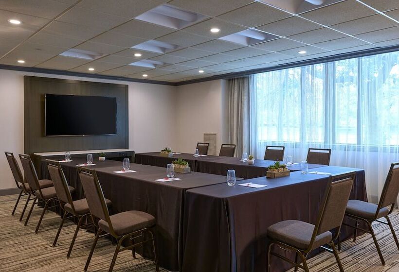 هتل Marriott Columbus Northwest