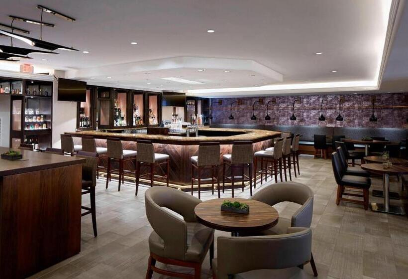 هتل Marriott Columbus Northwest