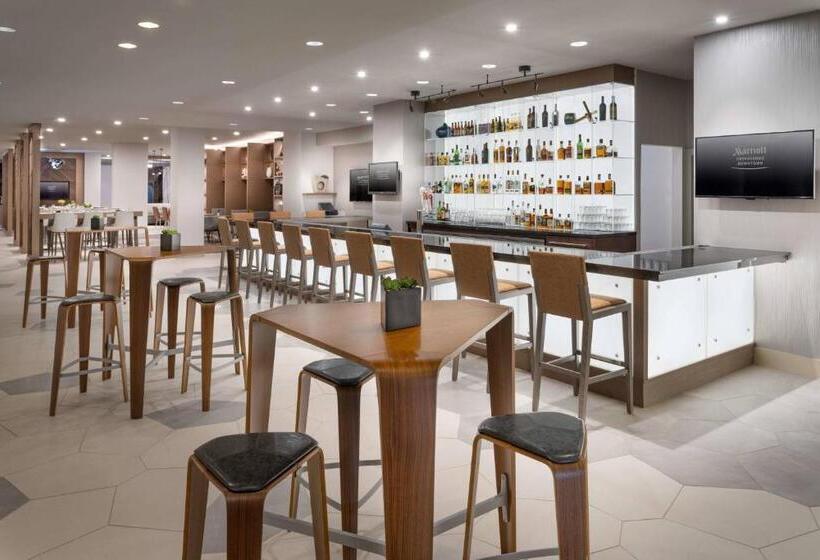 هتل Marriott Greensboro Downtown