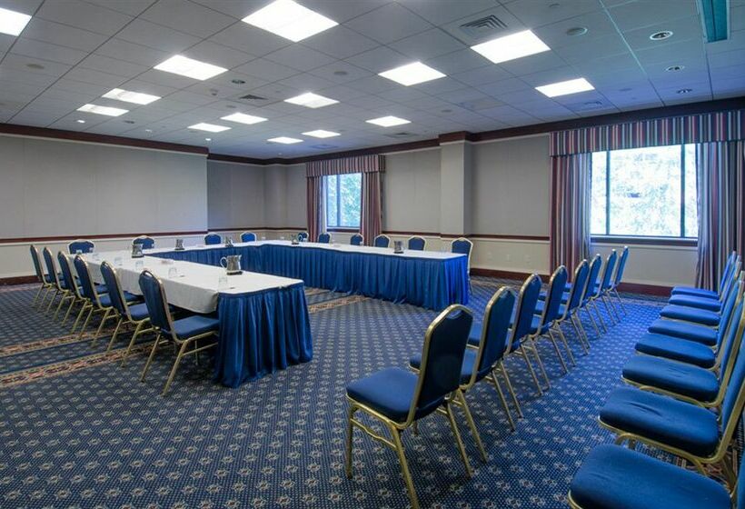 هتل Wyndham Garden Trenton