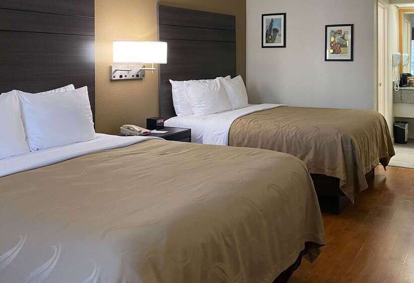 فندق Quality Inn Branson  Hwy 76 Central