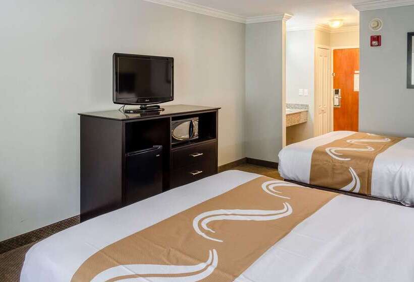 هتل Quality Inn